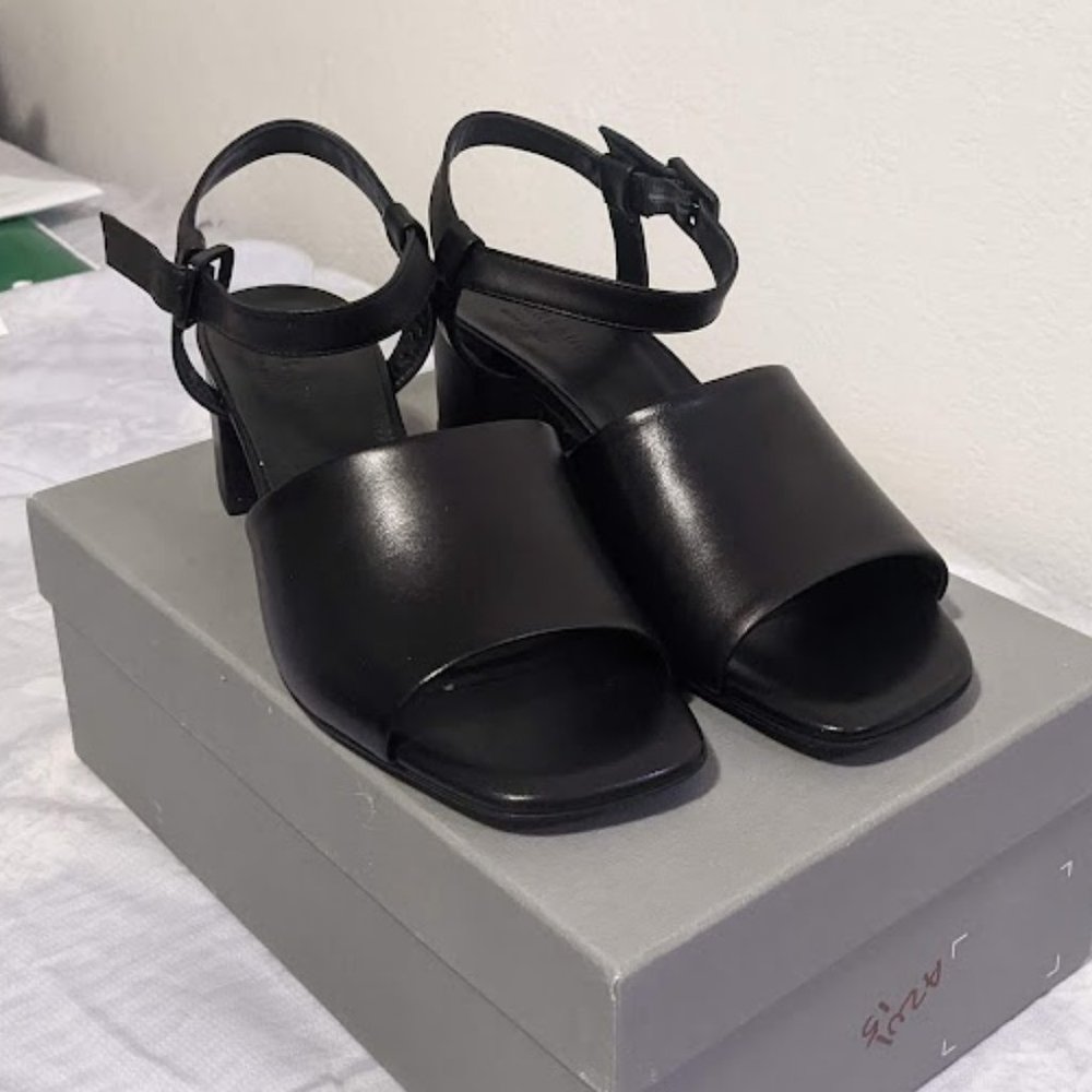 NEW Everlane The Block Heel Sandal